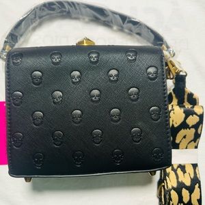 Betsy Johnson skullicious box bag
